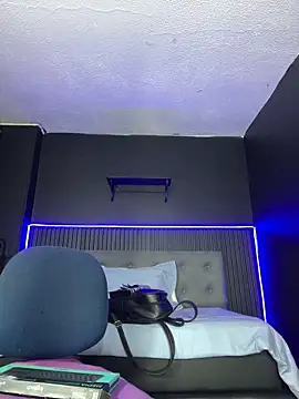 Snapshot of Megan_05_ chatting on May 28, 7:33 pm Megan 05 online show from May 28, 7:33 pm