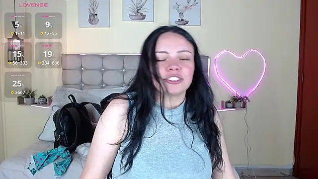 Snapshot of Megan_05_ chatting on June 10, 7:46 pm Megan 05 online show from June 10, 7:46 pm