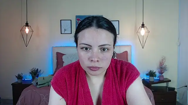 Snapshot of Megan_05_ chatting on June 15, 7:05 pm Megan 05 online show from June 15, 7:05 pm