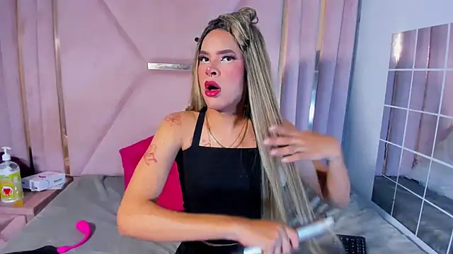 jazmin waked online show from September 15, 3:17 am