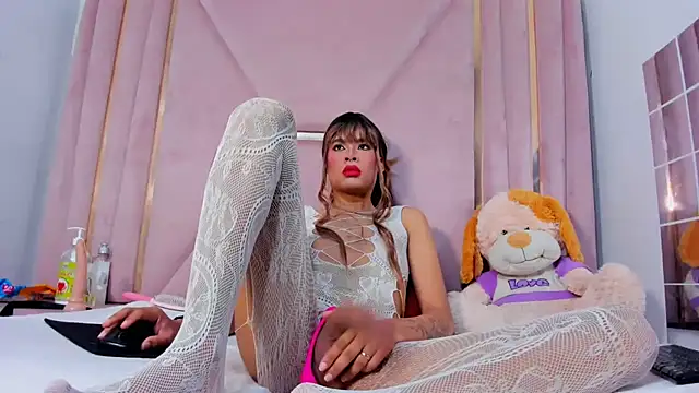 jazmin waked online show from October 18, 3:09 am