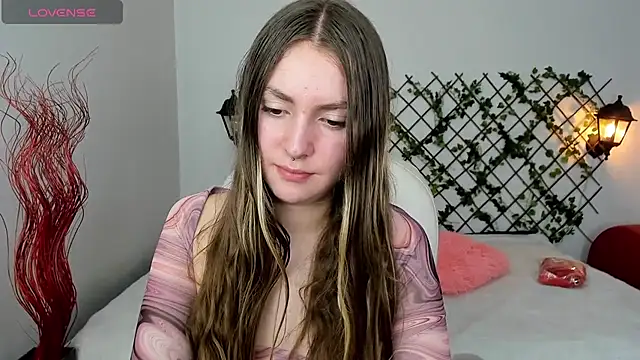 velvet  moon online show from November 26, 10:33 pm