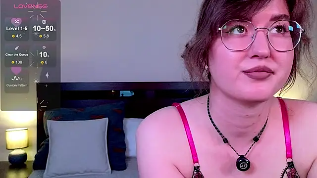 Snapshot of _AlexaFlowers_ chatting on June 24, 9:30 am AlexaFlowers online show from June 24, 9:30 am