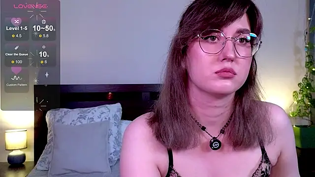 Snapshot of _AlexaFlowers_ chatting on July 3, 11:16 am AlexaFlowers online show from July 3, 11:16 am