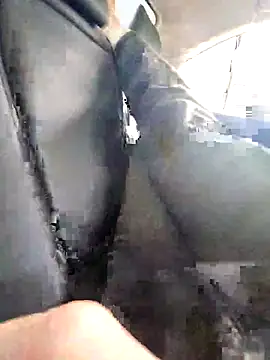 Snapshot of Lovelyx0x chatting on October 2, 2:40 am Lovelyx0x online show from October 2, 2:40 am