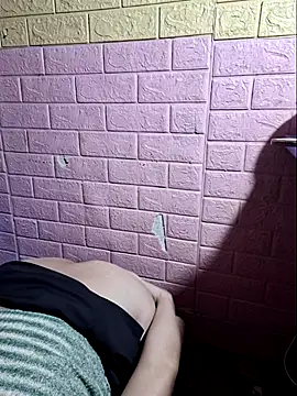 Snapshot of Lovelyx0x chatting on December 16, 6:29 am Lovelyx0x online show from December 16, 6:29 am