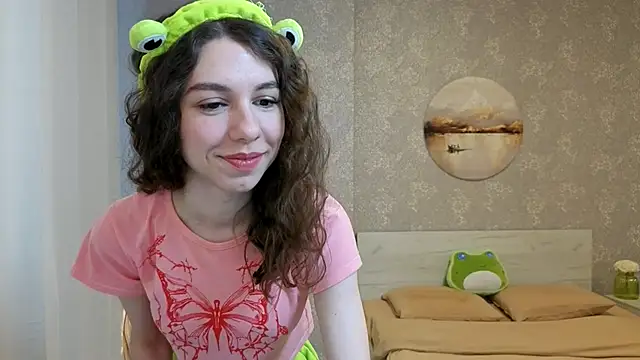 Snapshot of KellyShines chatting on April 29, 6:17 am KellyShines online show from April 29, 6:17 am