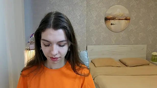 Snapshot of KellyShines chatting on May 4, 1:29 pm KellyShines online show from May 4, 1:29 pm