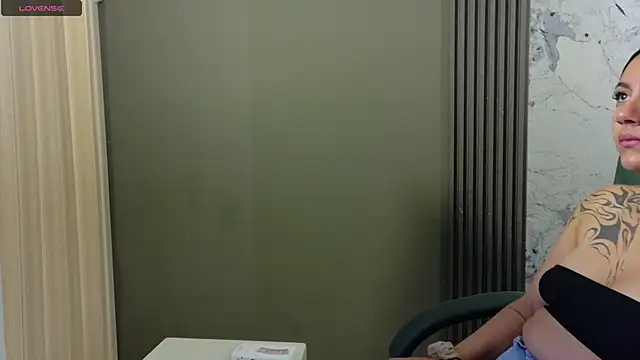 Megara 25 online show from September 30, 12:32 pm