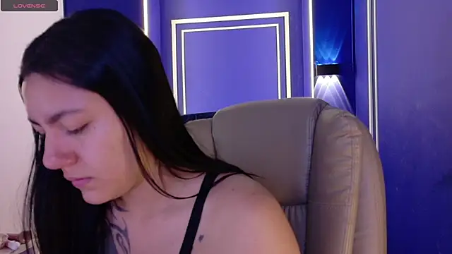 Megara 25 online show from May 3, 1:39 pm