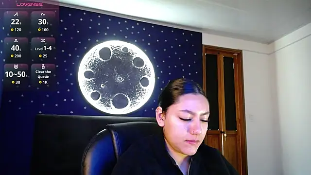 Megara 25 online show from June 17, 3:24 pm