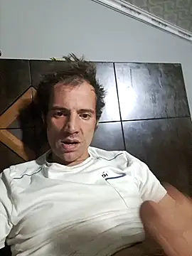 Snapshot of Johan199118 chatting on December 18, 8:37 pm Johan199118 online show from December 18, 8:37 pm