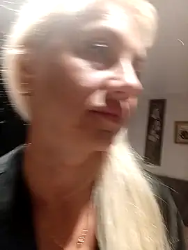 KissMiSveet online show from September 13, 4:40 pm