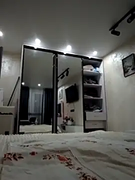 KissMiSveet online show from December 17, 4:57 pm