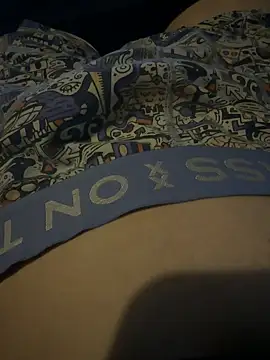 Snapshot of adam420_ chatting on November 18, 2:50 am adam420 online show from November 18, 2:50 am