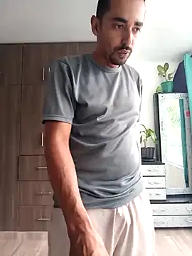 stivenlujan69 online show from November 23, 2:17 pm