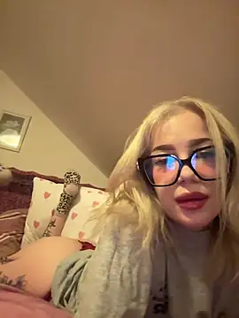 marnemzavar444 online show from May 28, 8:39 pm