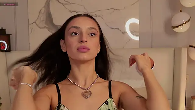 Snapshot of AdoraCortes chatting on December 4, 5:06 am AdoraCortes online show from December 4, 5:06 am