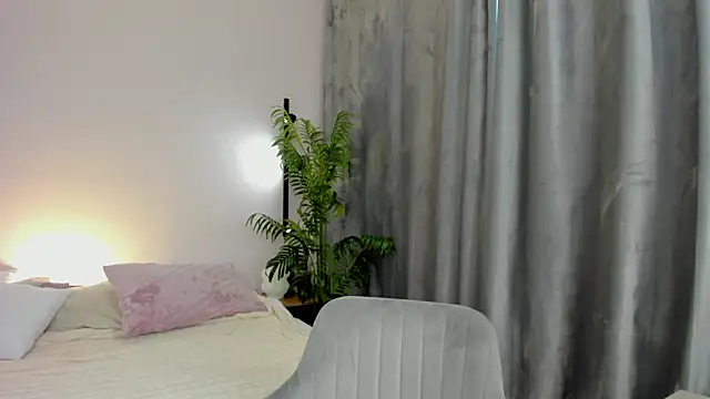 Snapshot of Marie_Ellie chatting on May 29, 1:36 am Marie Ellie online show from May 29, 1:36 am