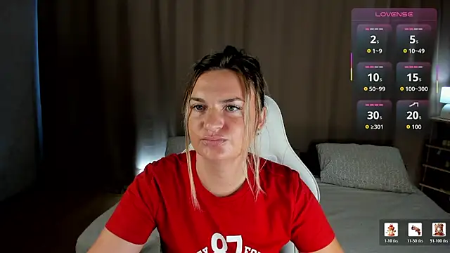 Snapshot of Marie_Ellie chatting on June 15, 2:03 am Marie Ellie online show from June 15, 2:03 am