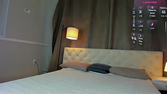 Snapshot of Marie_Ellie chatting on July 28, 1:56 am Marie Ellie online show from July 28, 1:56 am