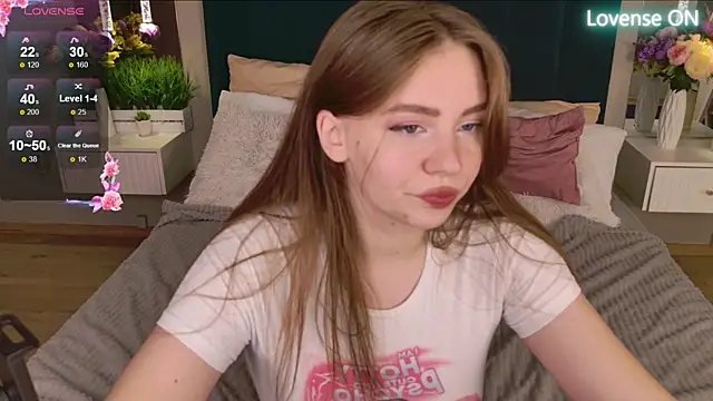 Moon  Bunny online show from October 4, 3:21 pm