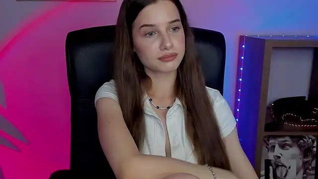 Snapshot of LuxMaya chatting on October 1, 7:14 am LuxMaya online show from October 1, 7:14 am