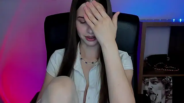 Snapshot of LuxMaya chatting on October 24, 7:05 am LuxMaya online show from October 24, 7:05 am