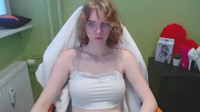 juicyPenny online show from December 3, 8:00 am