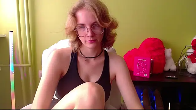 juicyPenny online show from June 27, 6:51 am