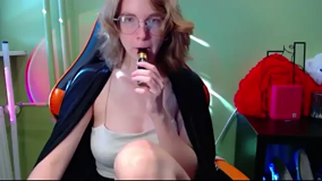 juicyPenny online show from July 25, 6:22 am