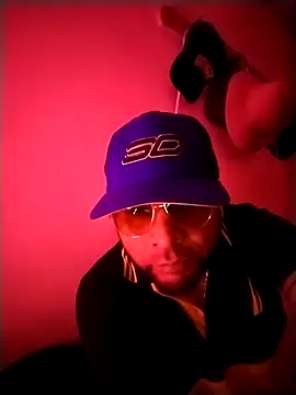 Snapshot of RandalHot chatting on December 2, 4:29 am RandalHot online show from December 2, 4:29 am