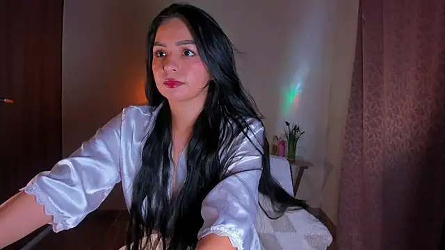 Snapshot of latingabby chatting on August 5, 7:49 pm latingabby online show from August 5, 7:49 pm