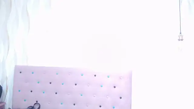 Snapshot of Naomi_Braunx chatting on June 19, 1:48 pm Naomi Braunx online show from June 19, 1:48 pm