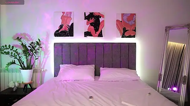 Katherinepinke online show from August 4, 6:10 pm
