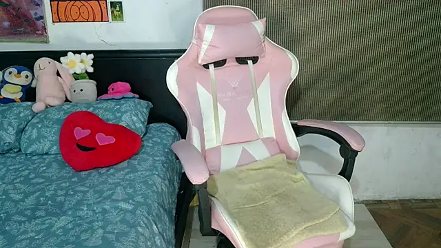 bettyboo2801 online show from July 28, 5:25 am