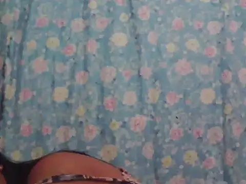 Snapshot of hotolivia34 chatting on November 15, 10:12 am hotolivia34 online show from November 15, 10:12 am