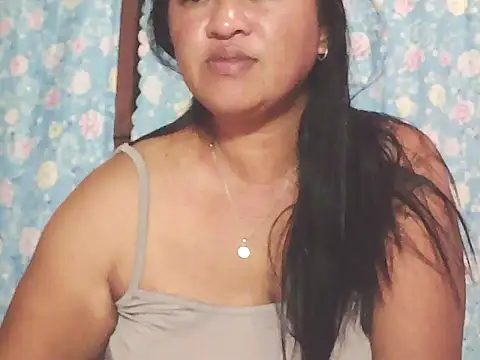 Snapshot of hotolivia34 chatting on December 2, 1:17 pm hotolivia34 online show from December 2, 1:17 pm