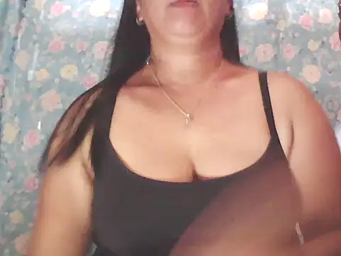 Snapshot of hotolivia34 chatting on December 3, 6:10 am hotolivia34 online show from December 3, 6:10 am