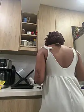 Snapshot of _Zahara_ chatting on November 10, 11:04 pm Zahara online show from November 10, 11:04 pm