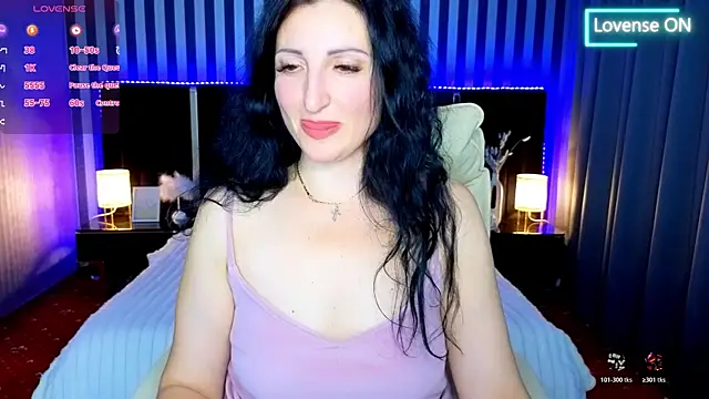 Snapshot of MissRossi chatting on November 6, 8:21 pm MissRossi online show from November 6, 8:21 pm