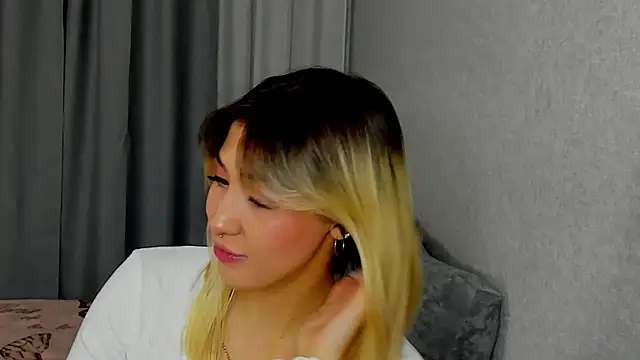 Snapshot of Bella_svon chatting on September 21, 1:13 pm Bella svon online show from September 21, 1:13 pm