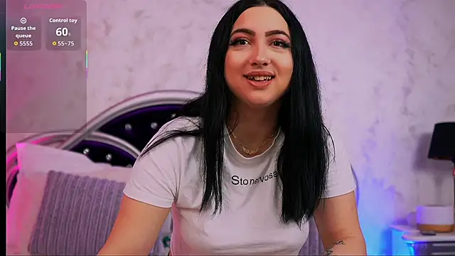 Snapshot of SweetySasha18 chatting on May 6, 5:18 pm SweetySasha18 online show from May 6, 5:18 pm
