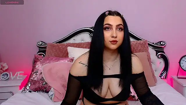 Snapshot of SweetySasha18 chatting on May 25, 5:41 pm SweetySasha18 online show from May 25, 5:41 pm