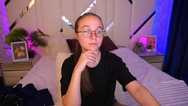 ArrinaWairr online show from September 12, 7:30 am