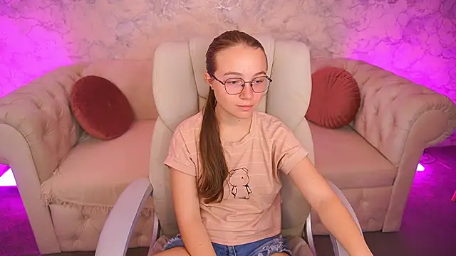 ArrinaWairr online show from September 24, 7:12 am