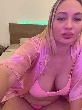 NellyExtraa online show from November 6, 1:01 pm