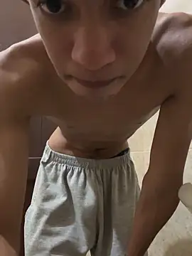 Snapshot of javi_fer chatting on March 9, 7:51 pm javi fer online show from March 9, 7:51 pm