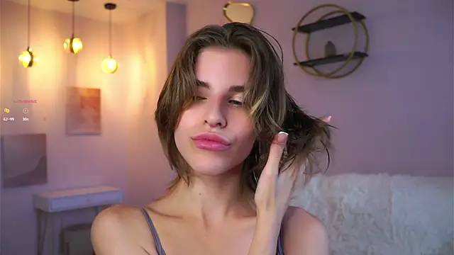 Snapshot of EleneButton chatting on September 18, 1:40 am EleneButton online show from September 18, 1:40 am