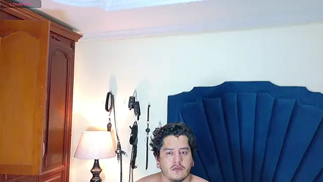 Snapshot of RoxyandAron2 chatting on May 16, 11:57 pm RoxyandAron2 online show from May 16, 11:57 pm